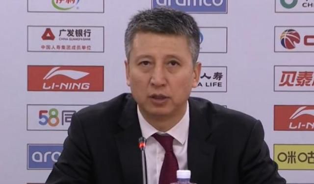 两个人一上一下剧烈运动